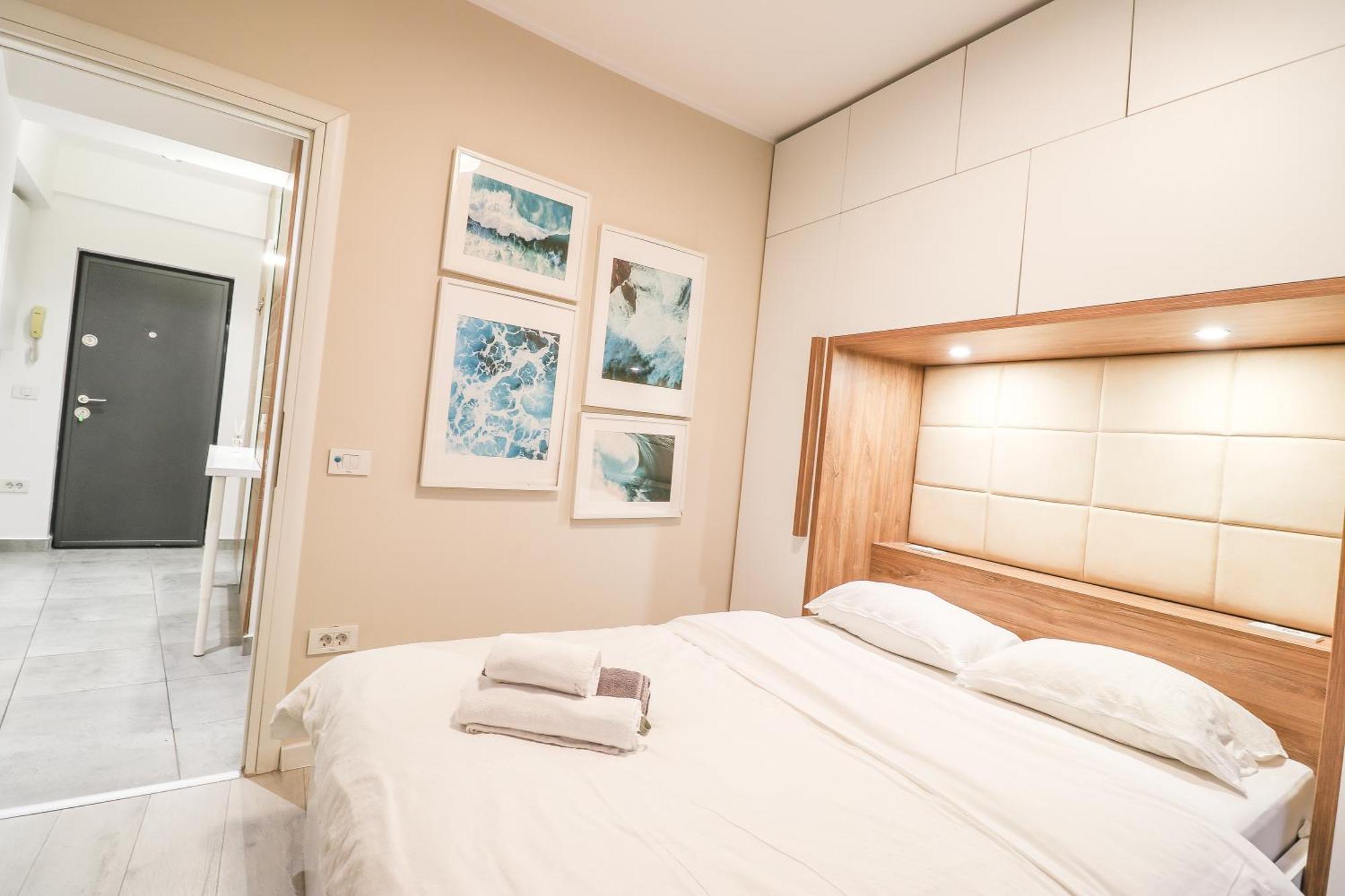 Piata Romana, Two Bedrooms Apartment *